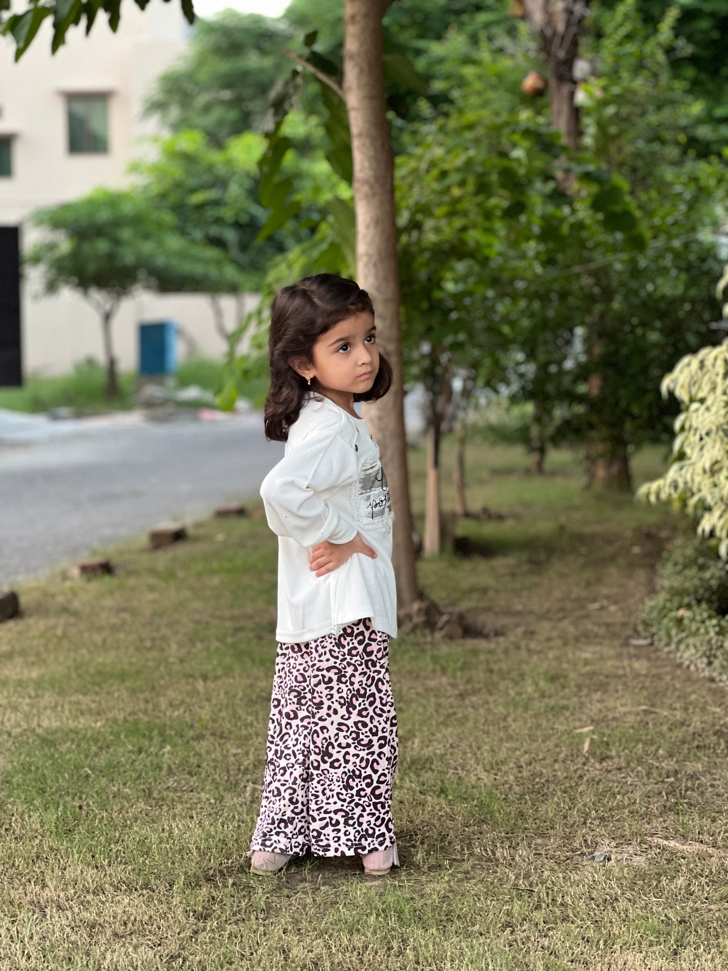 Elegant Edge Outfit - By Ayat World
